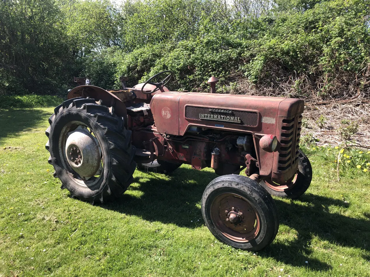 Billede 1 - Mc Macormick IH B275 Benzin
