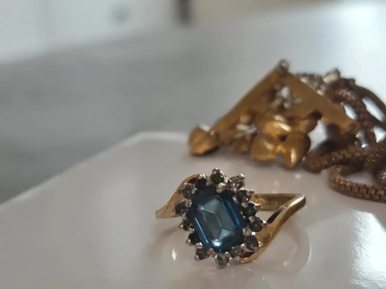 Billede 1 - Vintage ring med blå sten