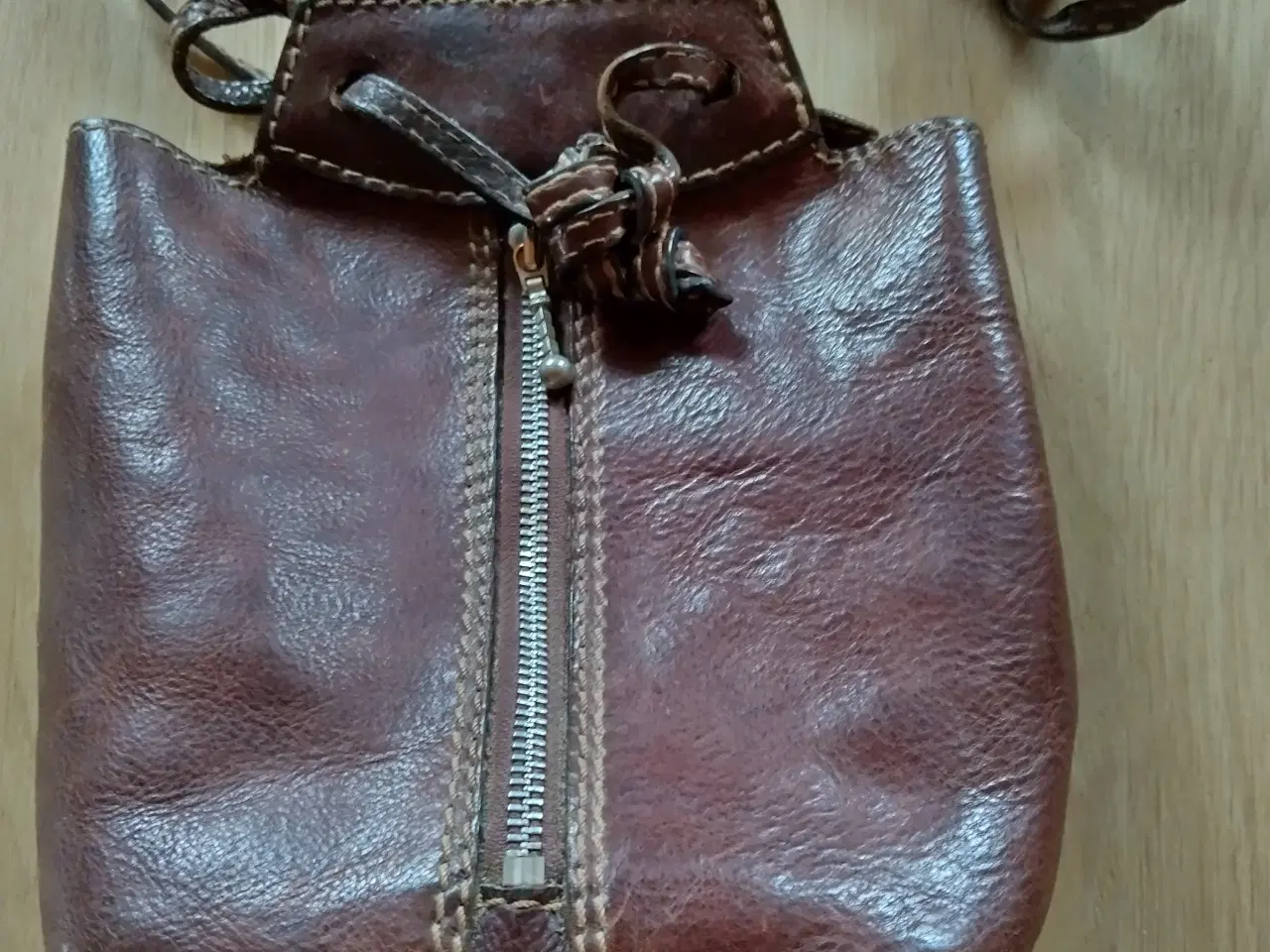Billede 2 - Brun lædertaske 