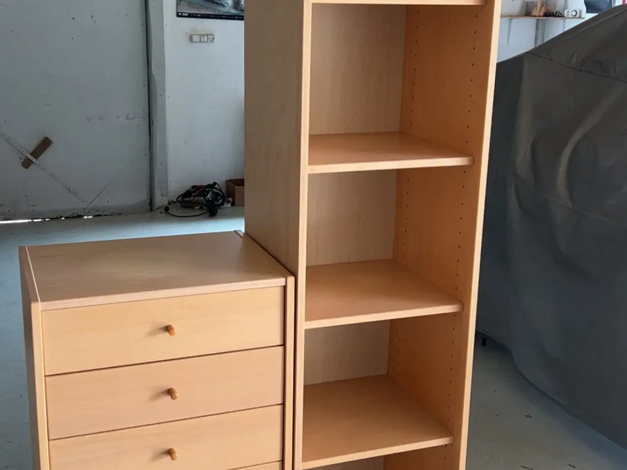Billede 1 - Skab/reol