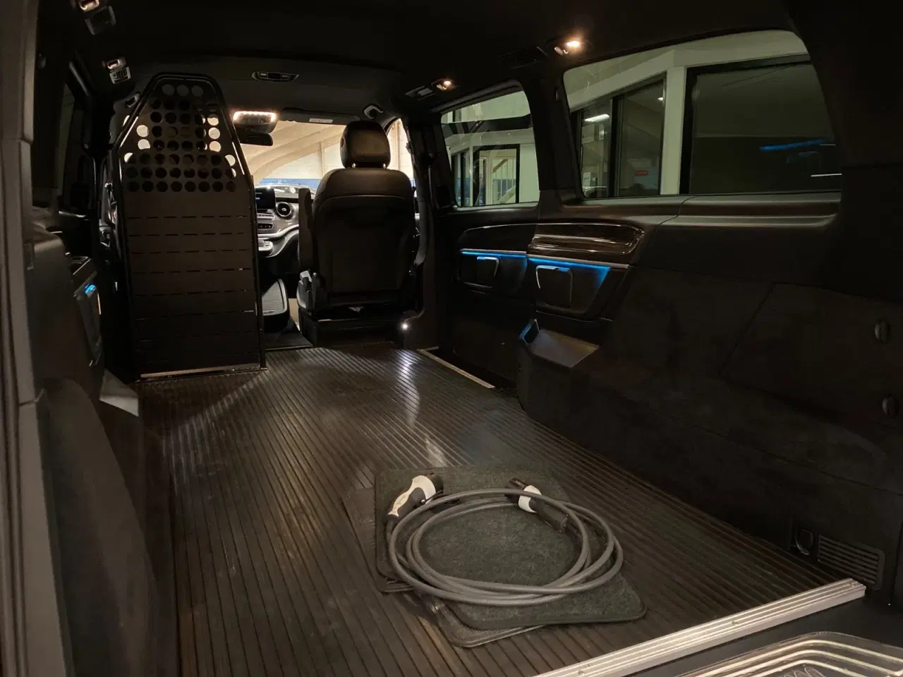 Billede 13 - Mercedes EQV300  Avantgarde XL Van