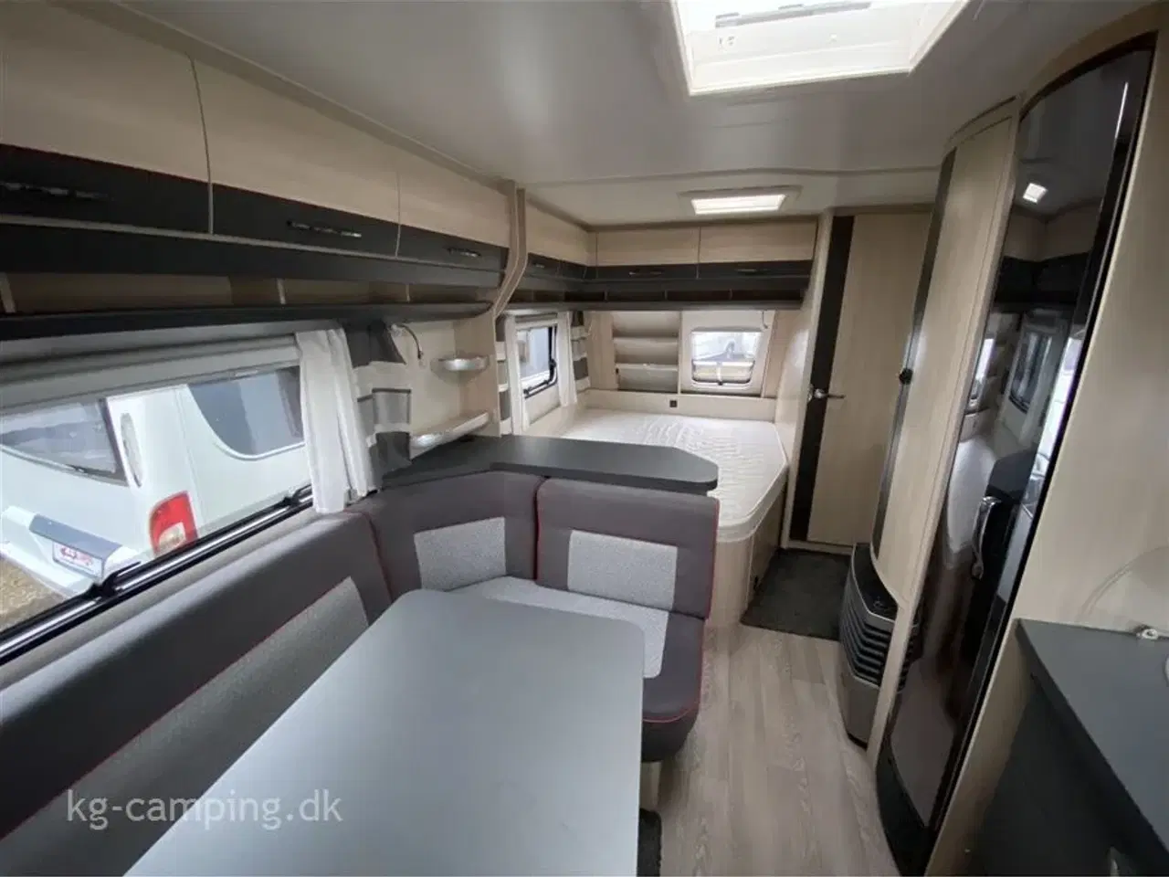 Billede 12 - 2018 - Hobby De Luxe Edition 560 KMFe 3-køjers vogn med dobbeltseng