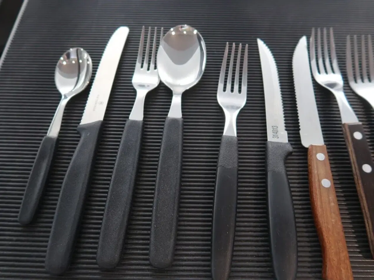 Billede 4 - 18 stk. steakbestik