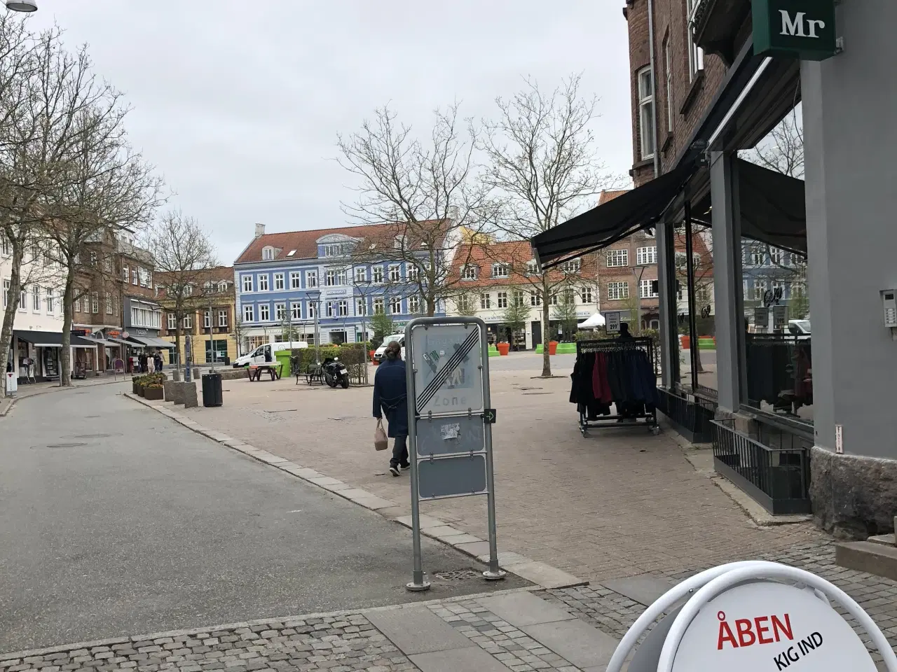 Billede 2 - God placering midt i byen