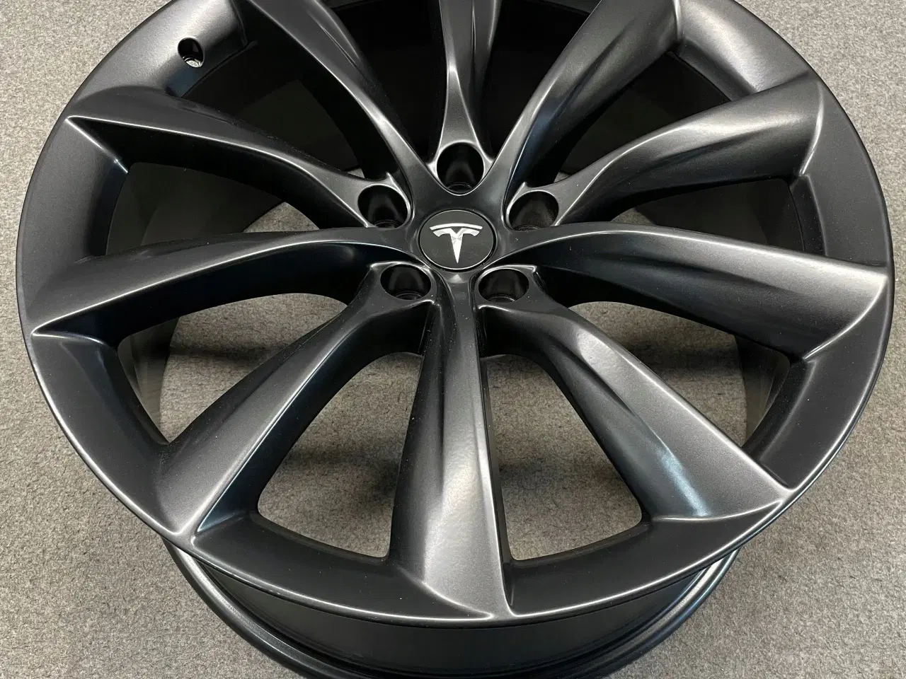 Billede 1 - FÆLGE Tesla X 9J i 10J x 22" 5x120
