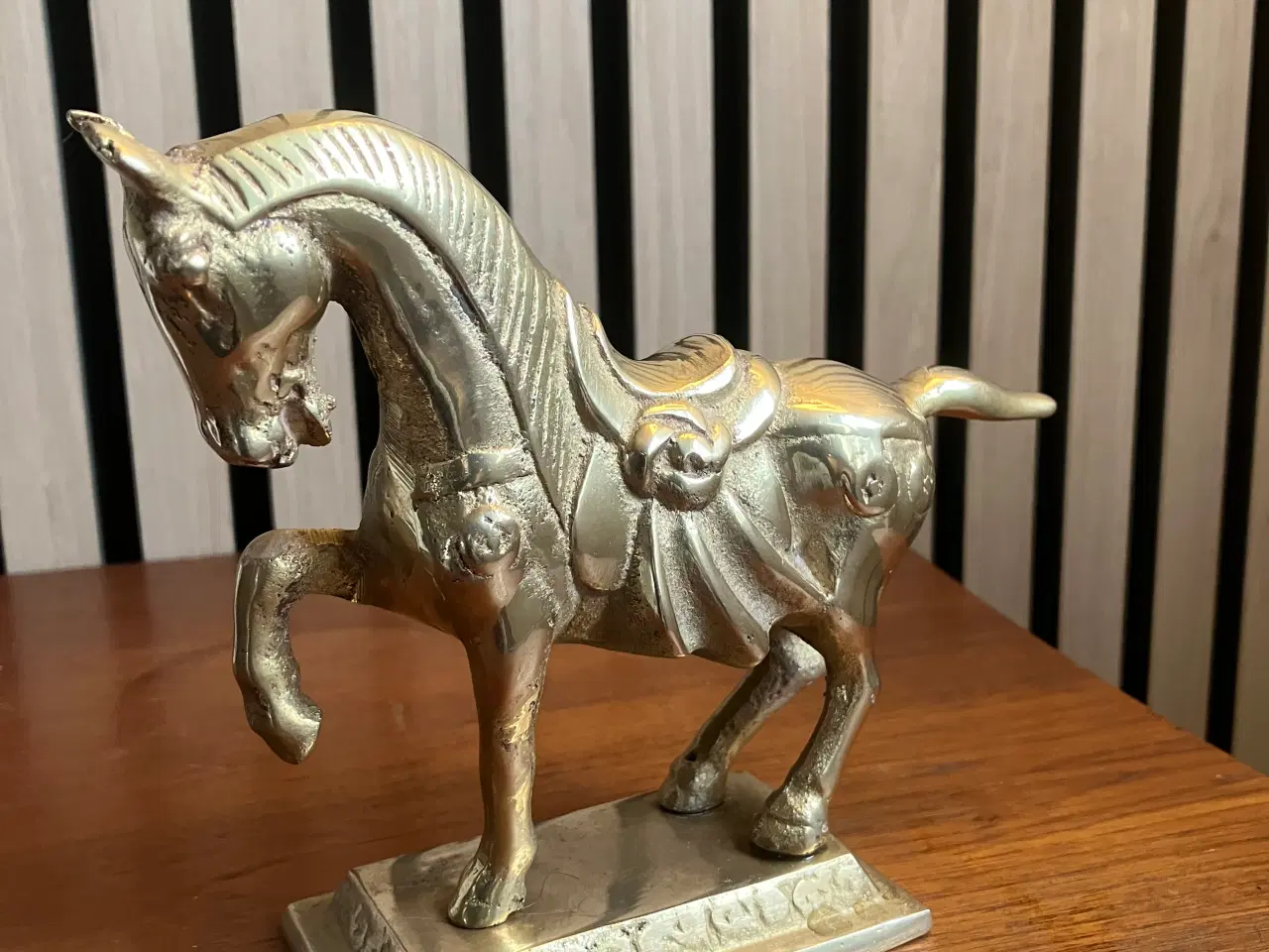 Billede 2 - Vintage messing hest med patina.