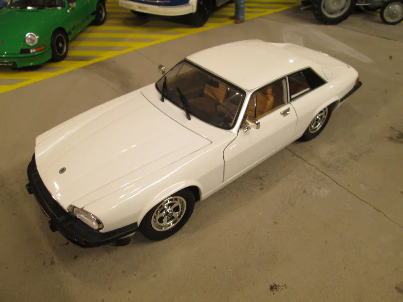 Billede 3 - Modelbil   Jaguar Xjs   Road Signature  1:18