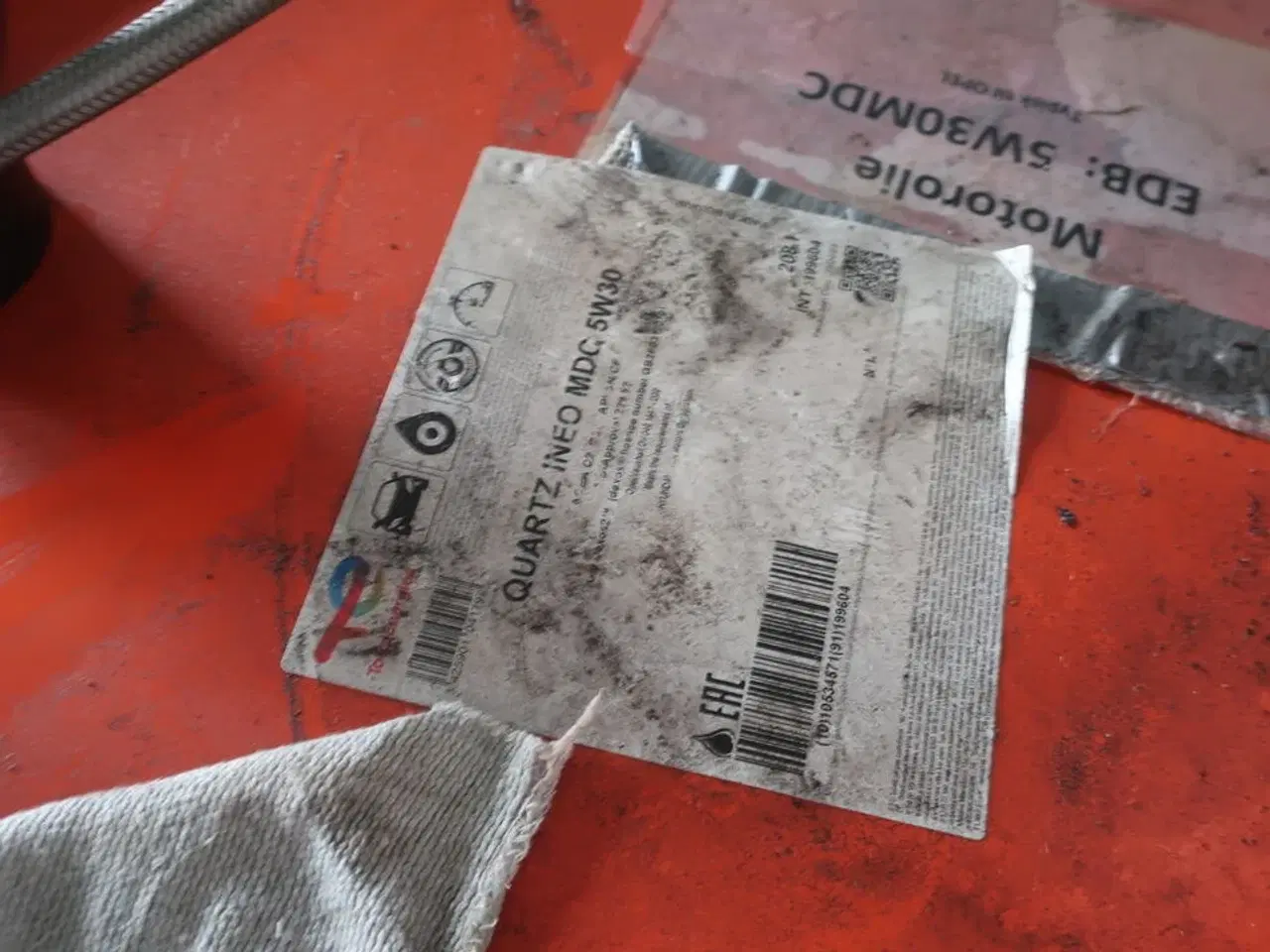 Billede 3 - Ca. 70 liter motorolie QUARTZ INEO MDC 5W30