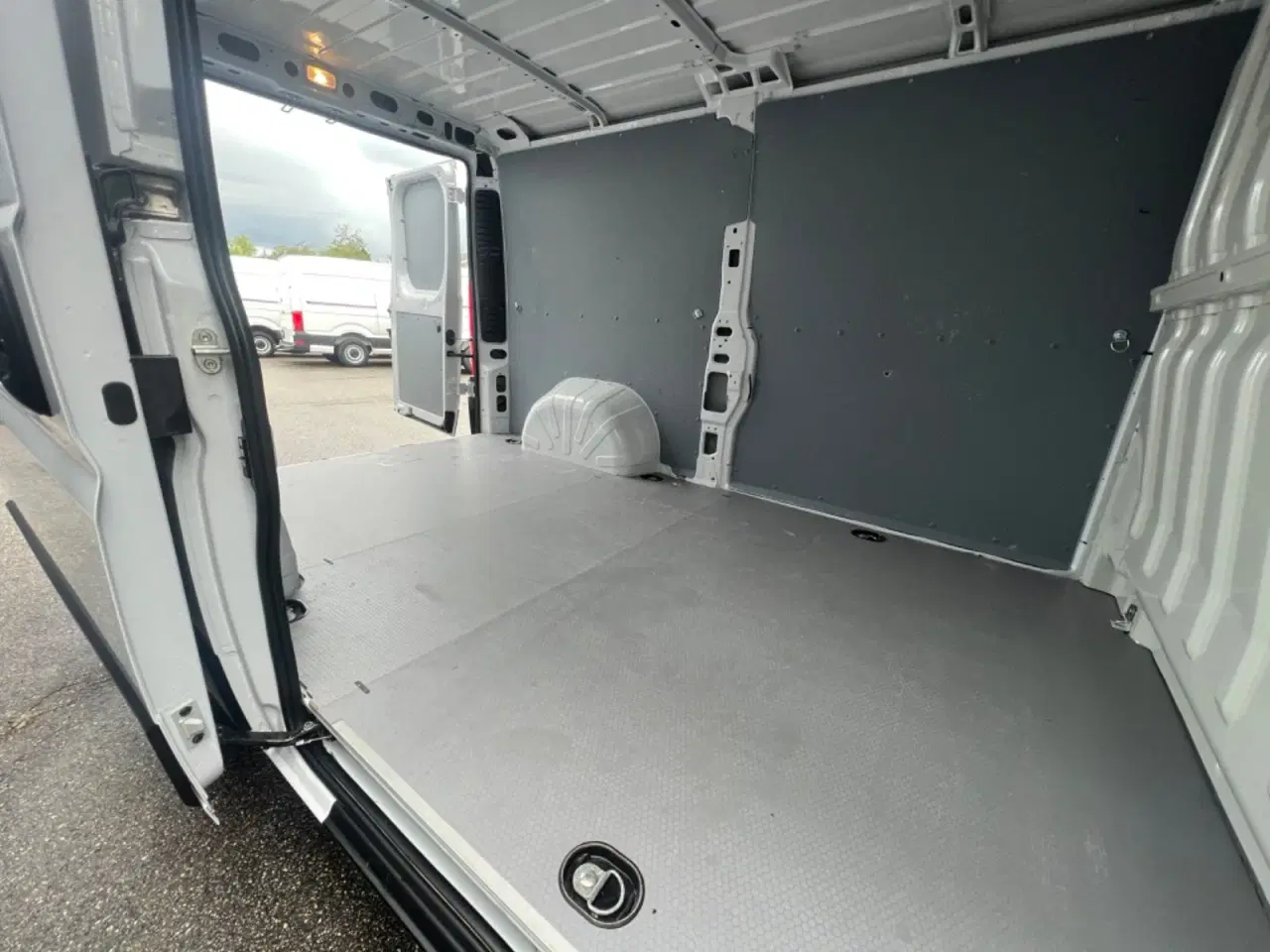Billede 10 - Peugeot Boxer 333 2,2 BlueHDi 165 L2H1 Premium