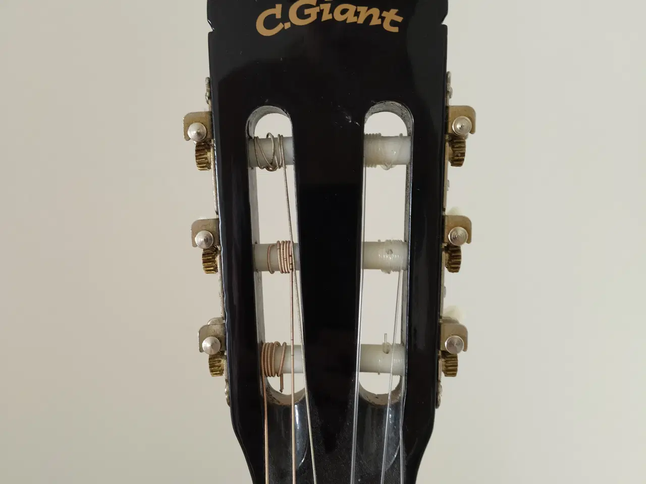Billede 7 - Pæn og velholdt billig guitar