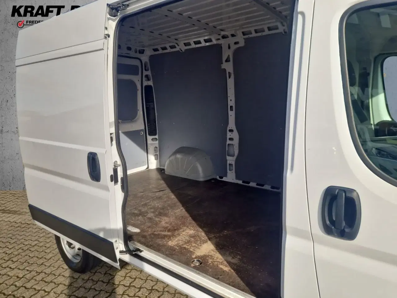 Billede 9 - Fiat Ducato 33 2,2 MJT 140 Kassevogn L2H2 Pro+