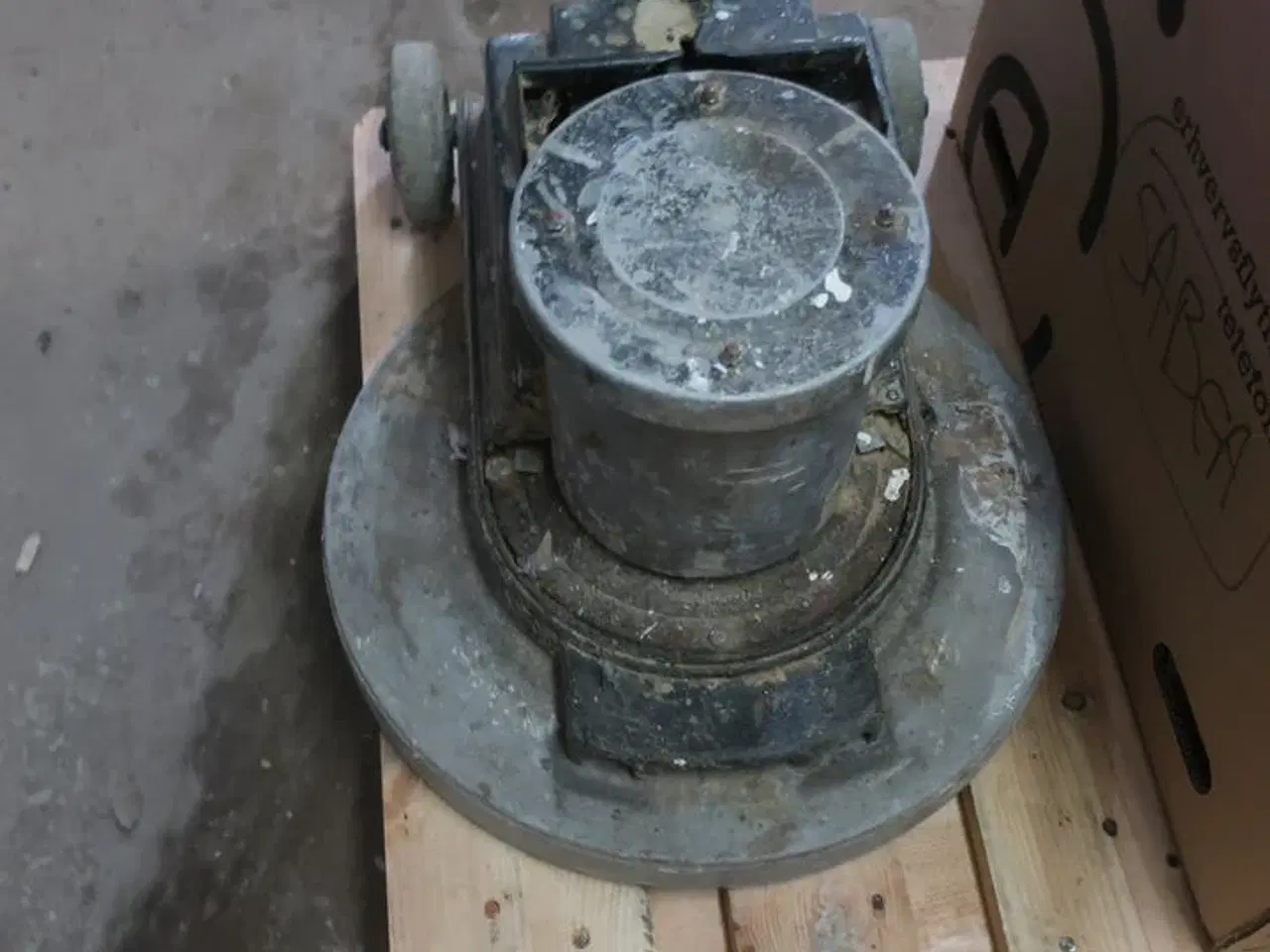 Billede 3 - Gulvpoleringsmaskine NUMATIC NMD 1000S med tilbehør