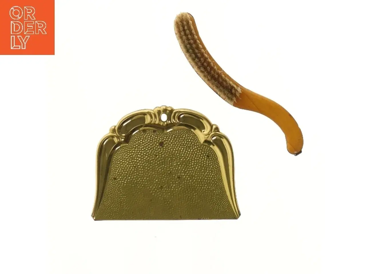 Billede 1 - Fejebakke og kost (str. 15x19,5 og 24,5 cm)