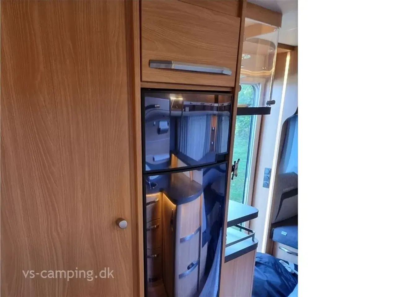 Billede 7 - 2018 - Knaus Südwind Silver Selection 590 FUS   RUMMELIG CAMPINGVOGN MED STORT KØKKEN &amp;amp; STOR RUNDSIDDEGRUPPE.