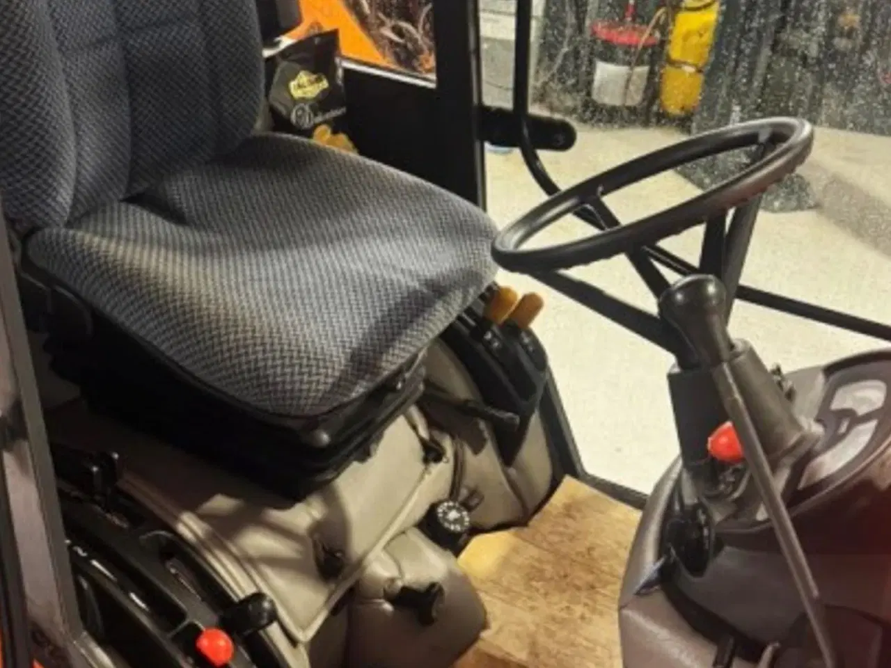 Billede 8 - Kubota B2650 HST / med vinterudstyr & lave timer