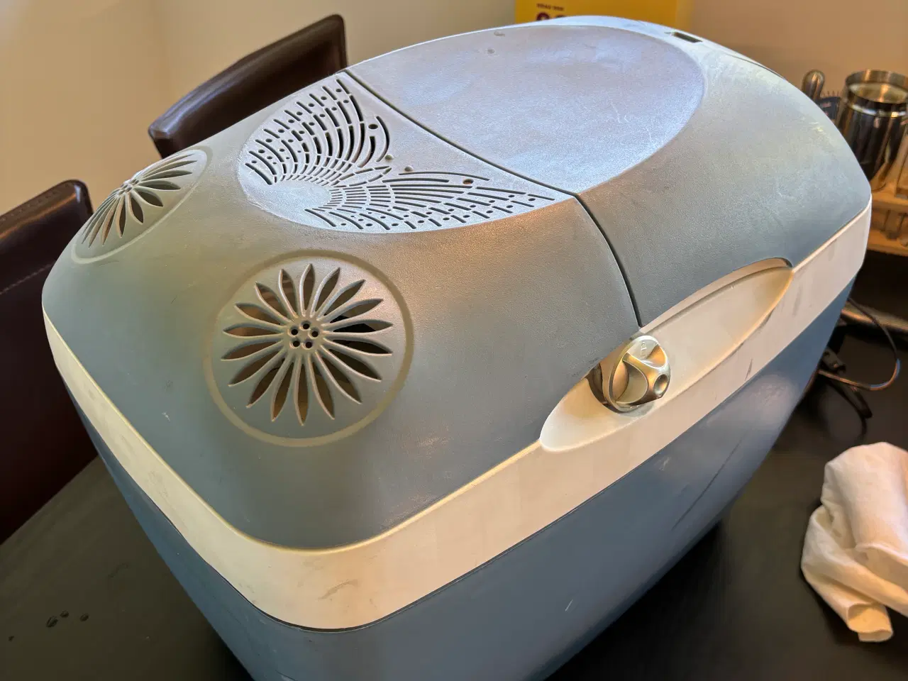 Billede 4 - 12v OG 230v Køleboks 30 Liter