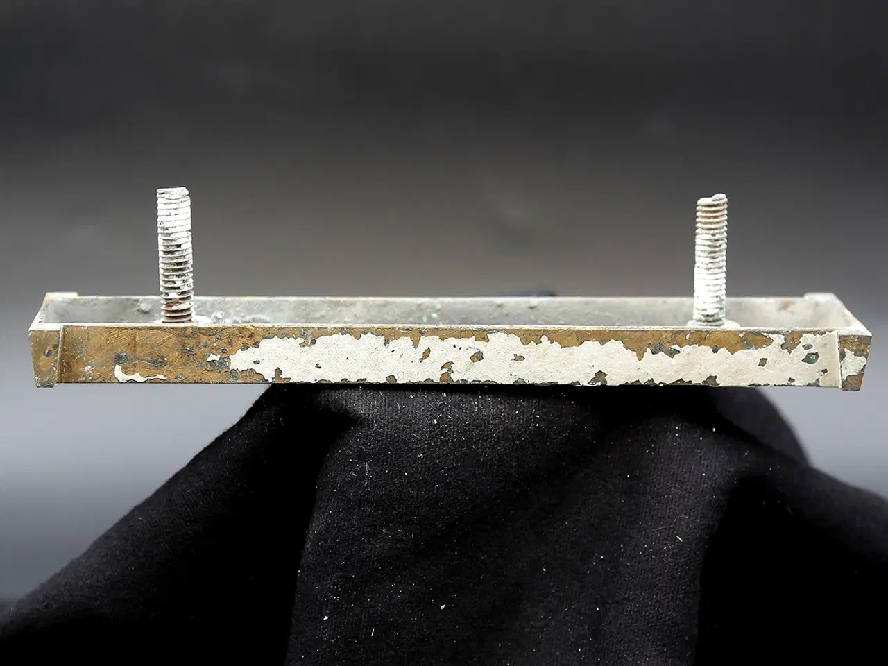 Billede 3 - Messing facadebogstav “I” – rå patina