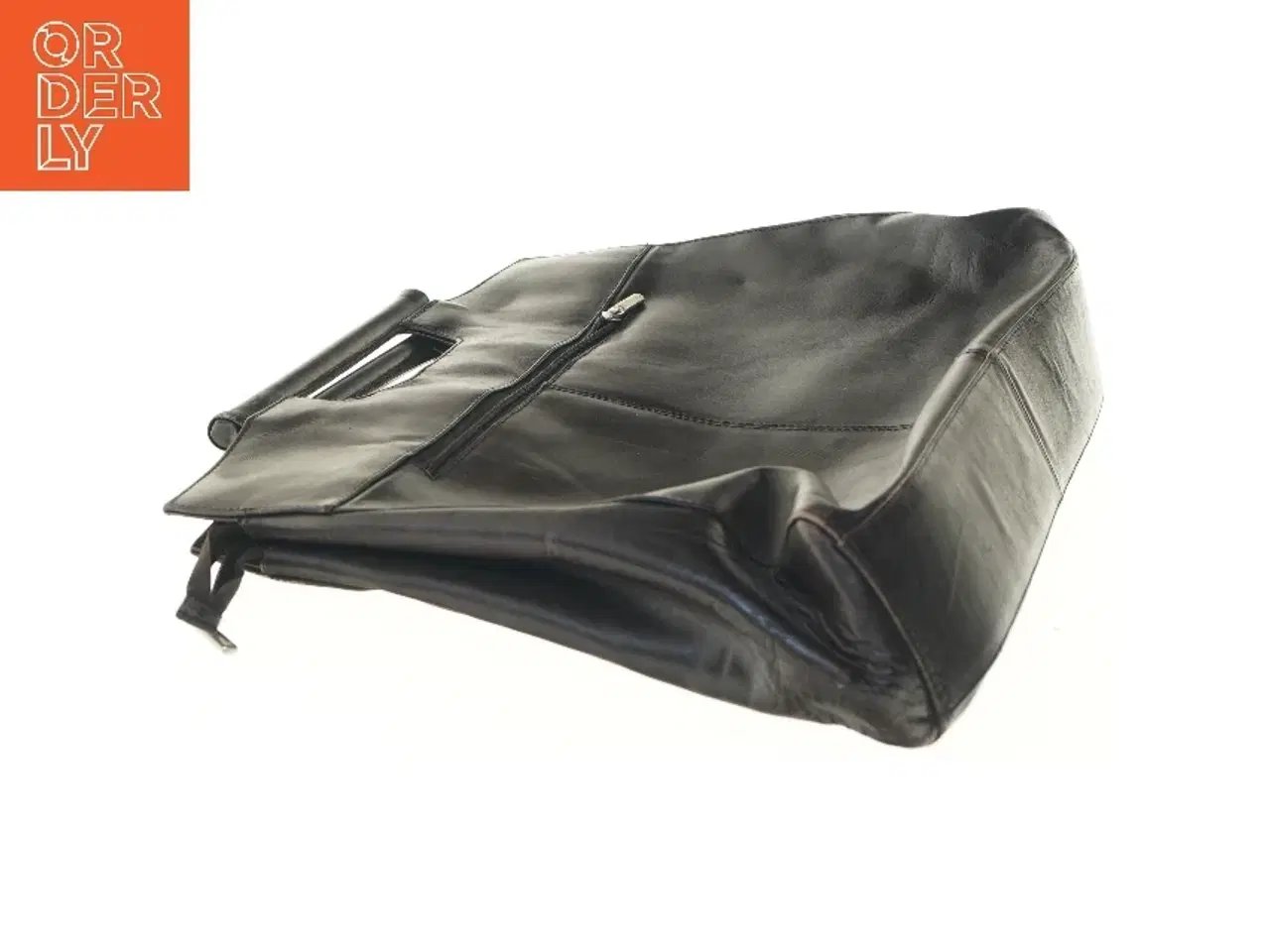 Billede 3 - Sort læder taske (str. 41x35 cm)