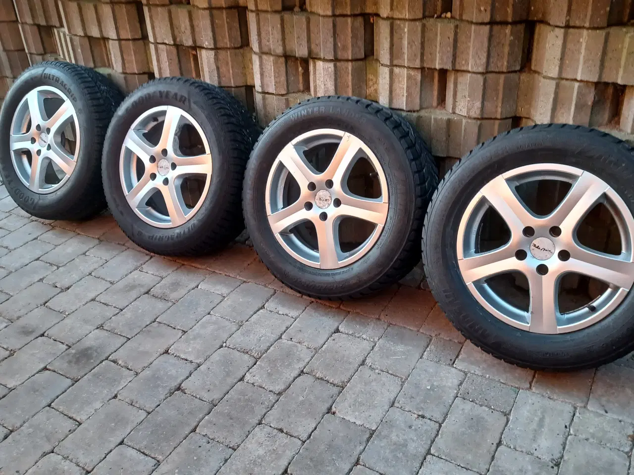 Billede 2 - Ford vinterhjul.