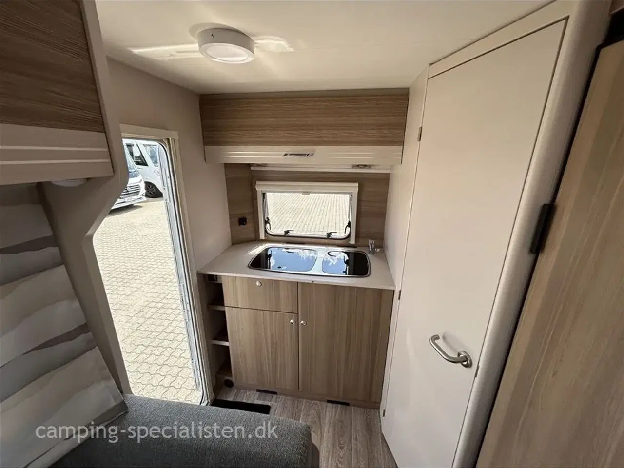 Billede 3 - 2021 - Dethleffs C joy 420 QSH   2021 Dethleffs C Joy 420 QSH - Se den nu hos Camping-Specialisten.dk