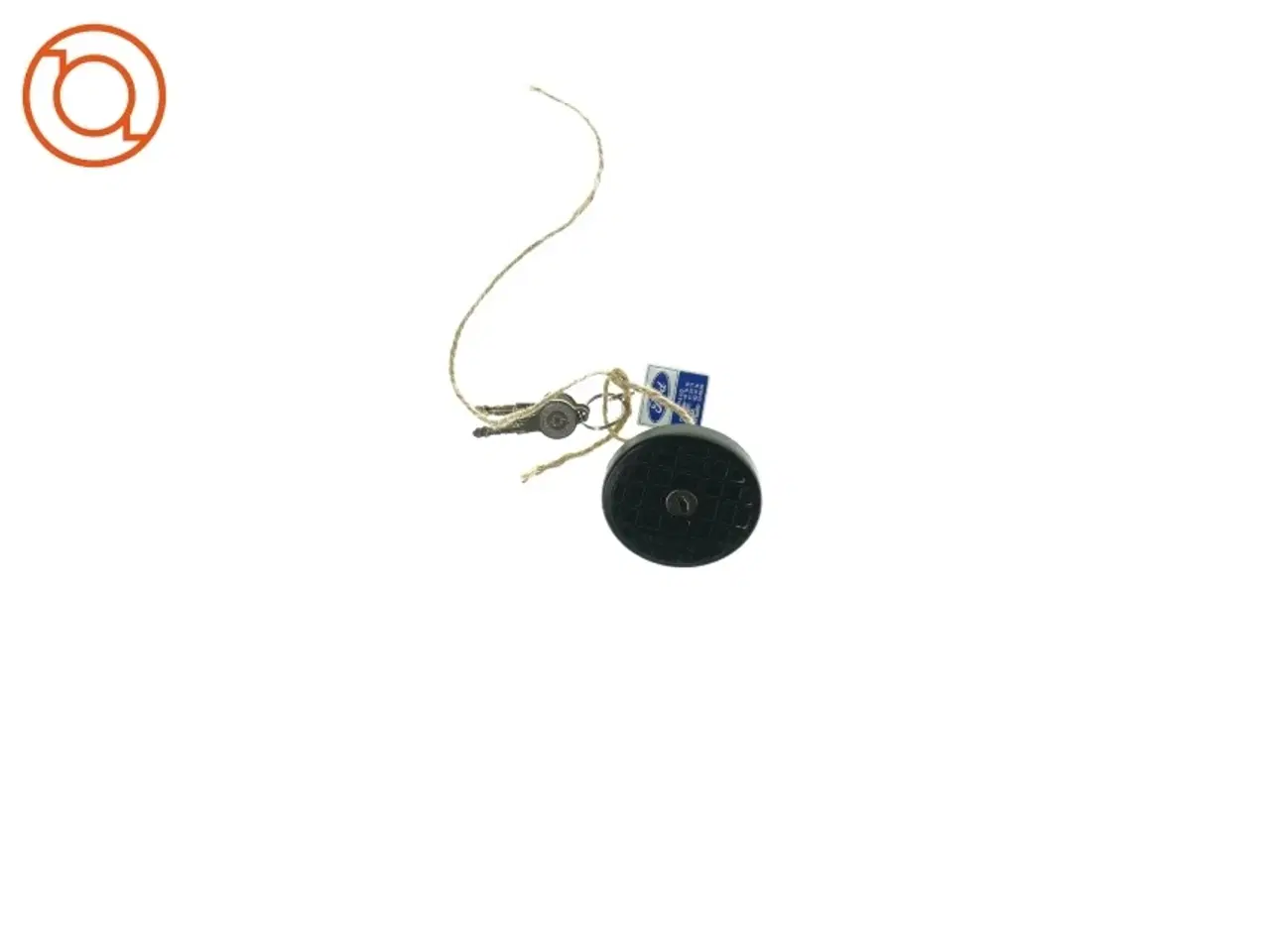 Billede 2 - Benzindækslet med tilhørende nøgle (str. 8 o)