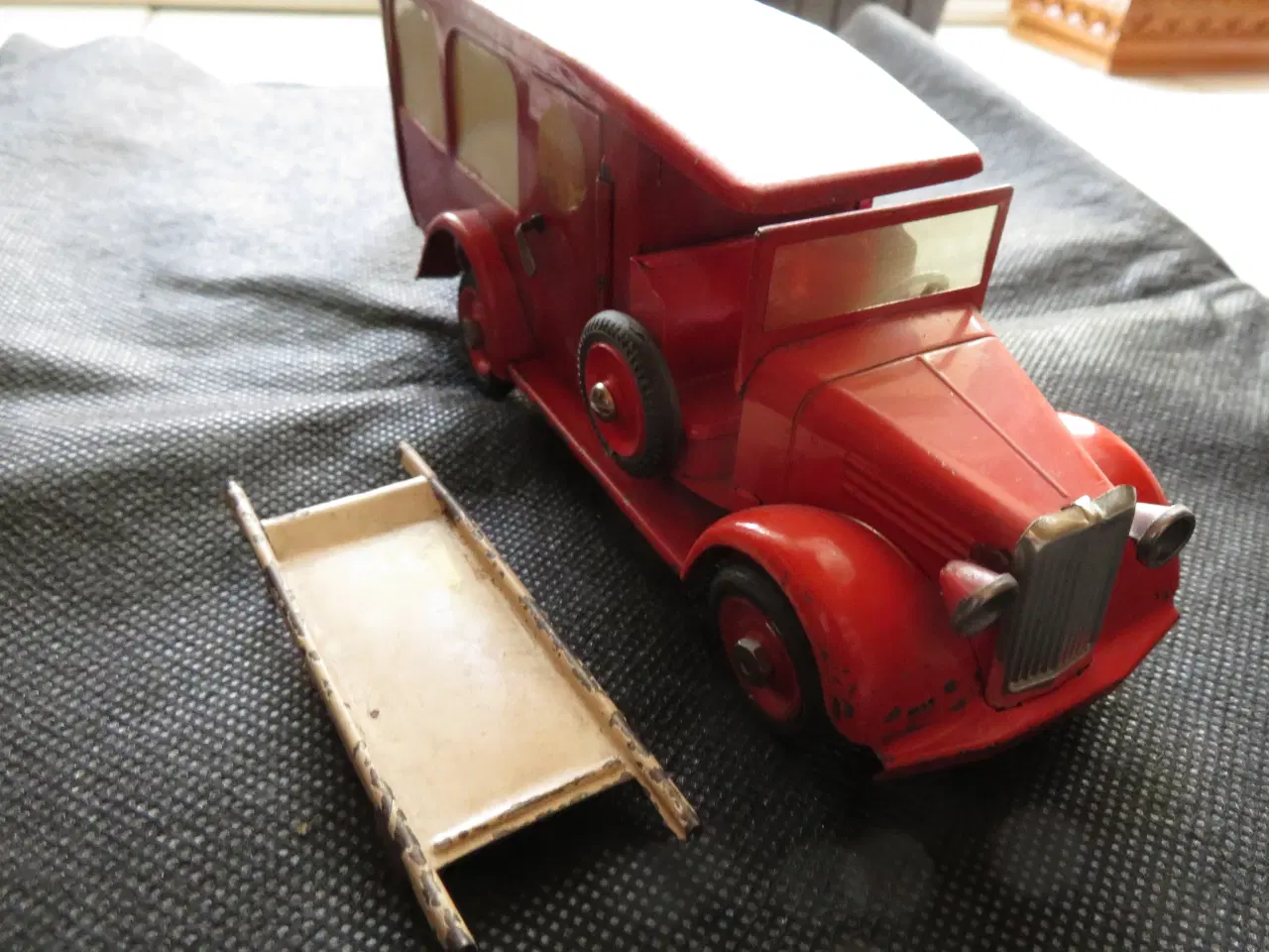 Billede 14 - Tekno Blikbiler 6 Stk. + reservedele.
