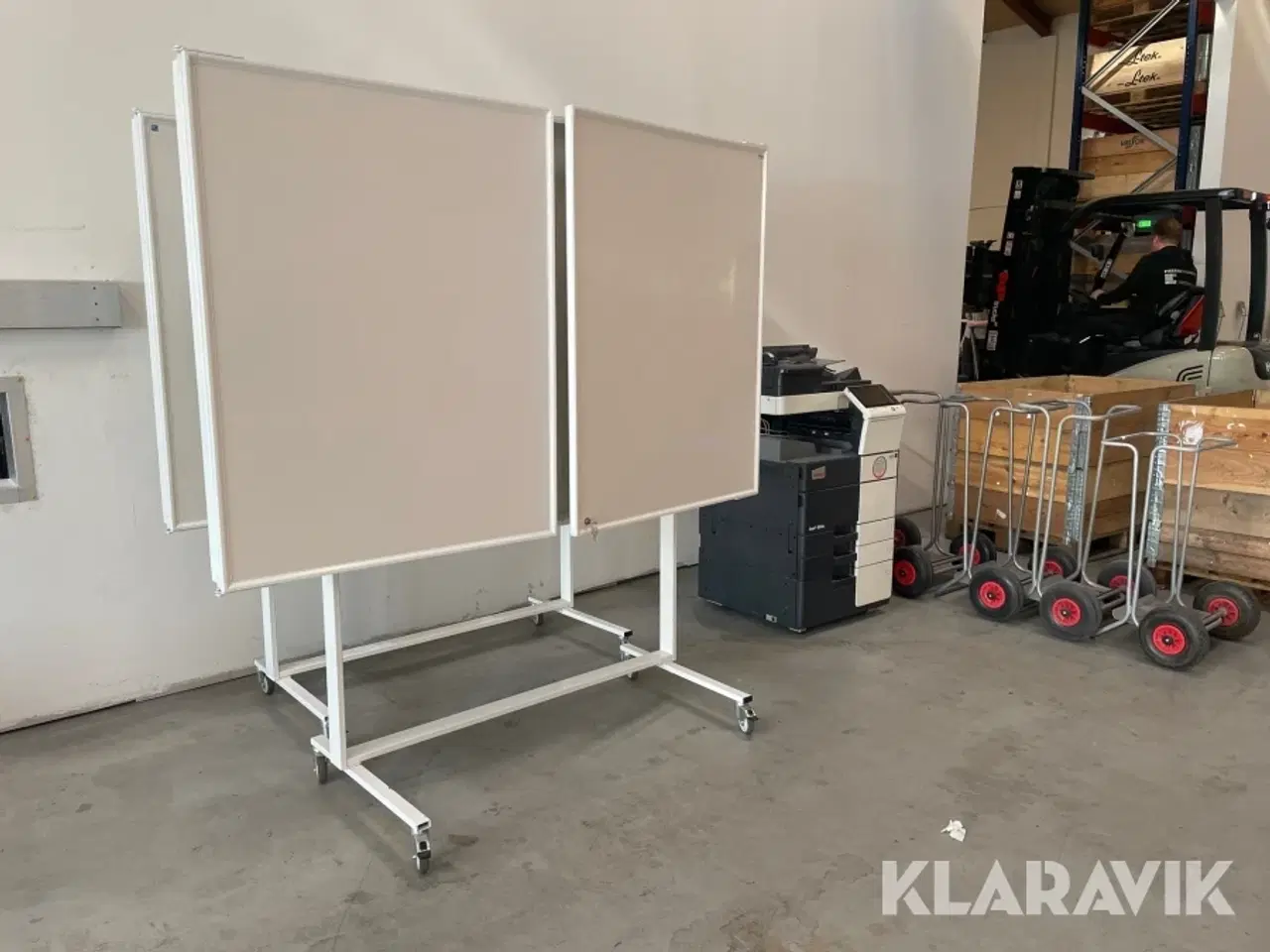 Billede 3 - Whiteboards, printer og bord