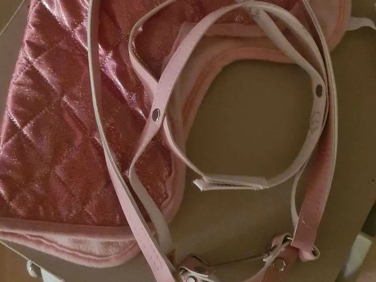 Billede 4 - Kæphest med stald 