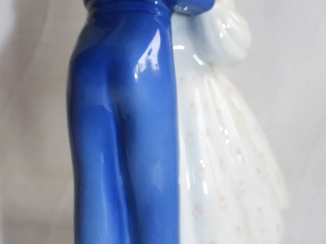 Billede 5 - Porcelænsfigur "Ungdommelig dristighed" fra B&G