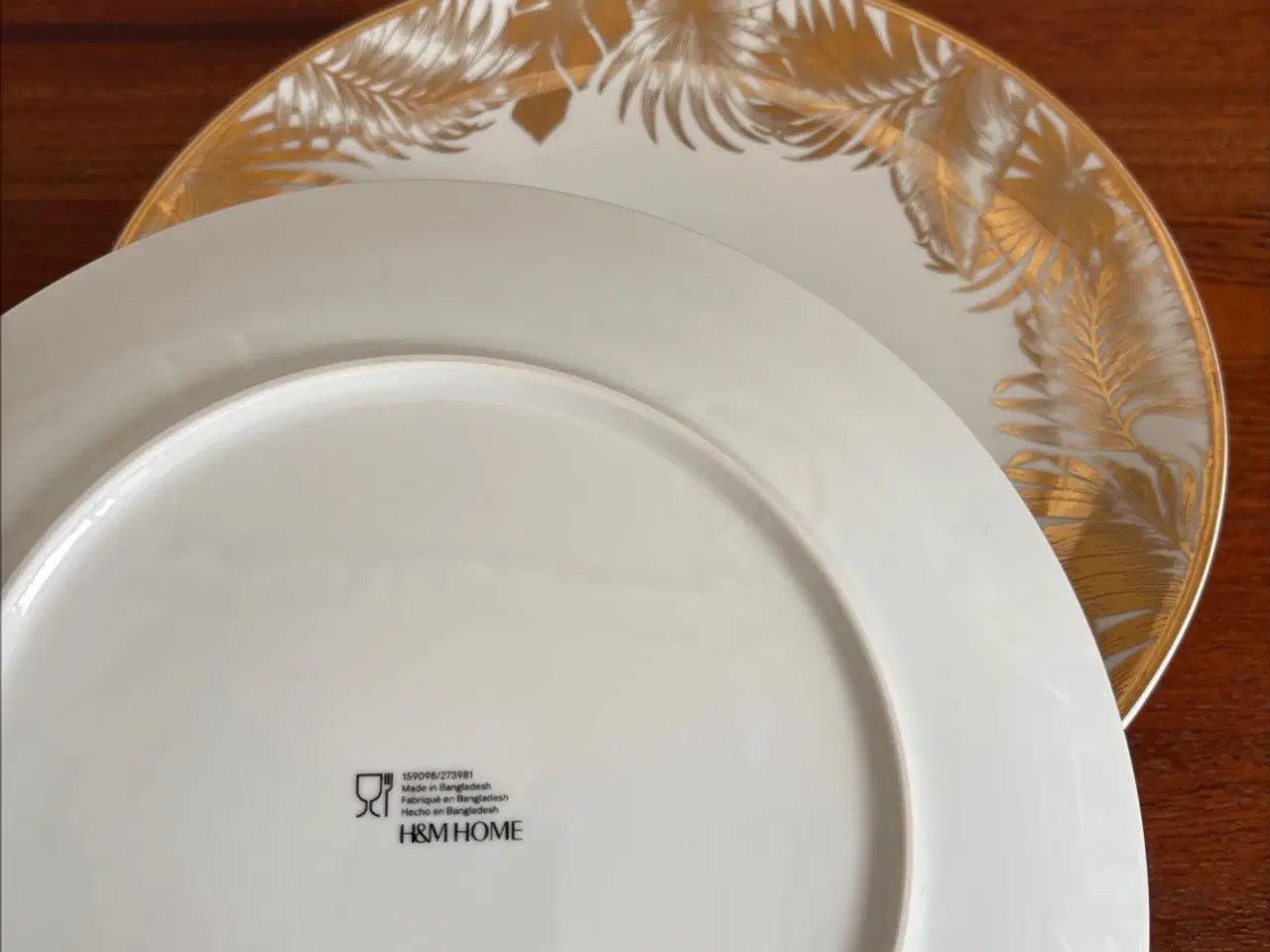 Billede 4 - Tallerkner fra H&M med guldmønster