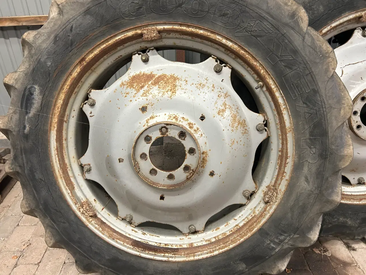 Billede 3 - Massey Ferguson-fælge 38 tommer med dæk
