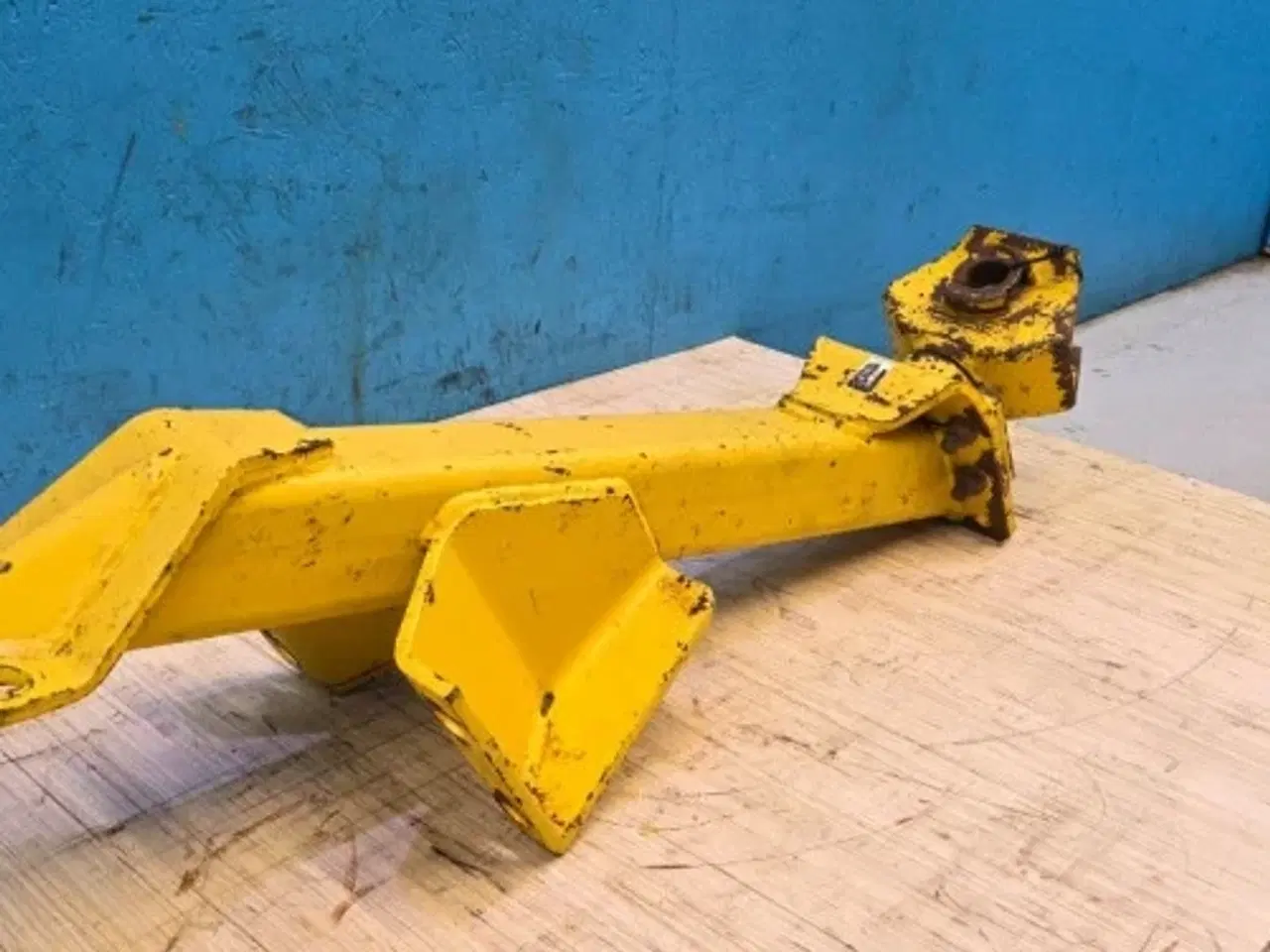 Billede 14 - New Holland TF78 Trækbeslag 84002996