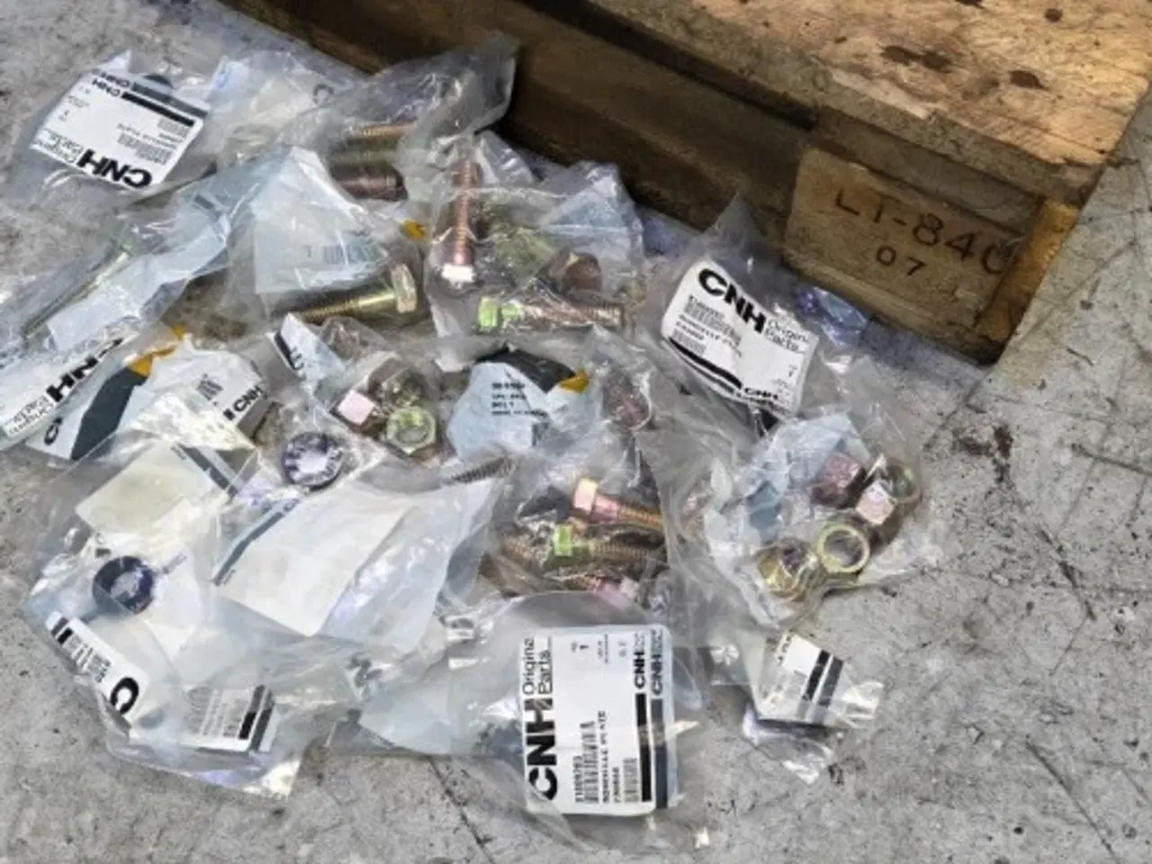 Billede 13 - New Holland TM 140 Hjulvægt Sæt 710471014