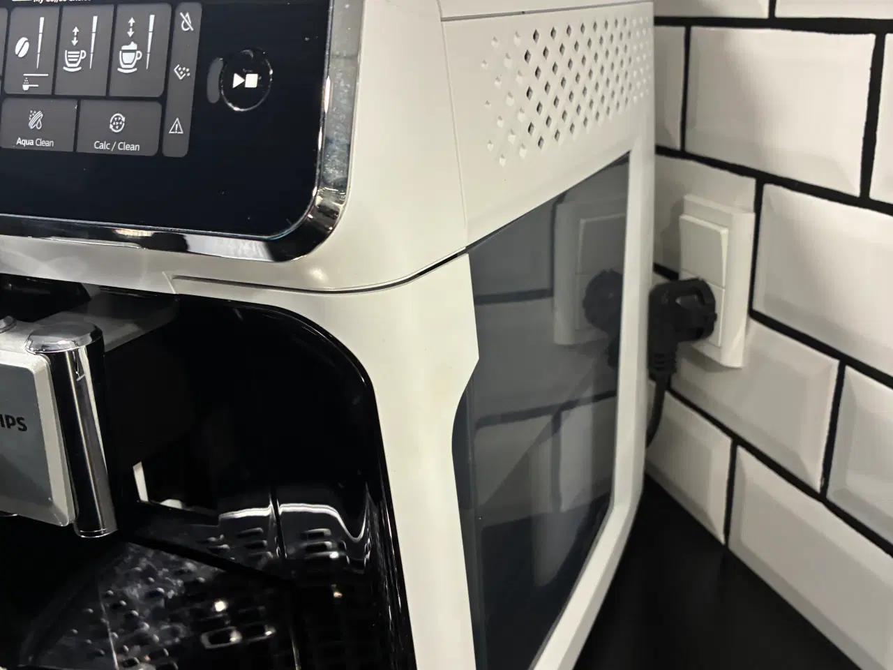 Billede 2 - philips 3300 espressomaskine ep3343/50. Står som n