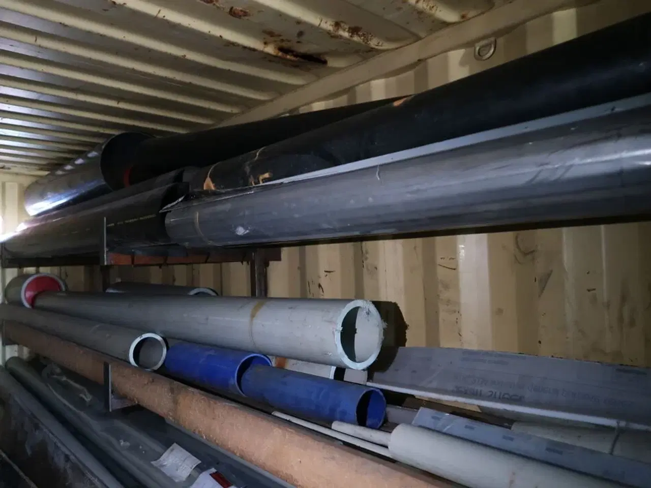 Billede 5 - Grenreol med div. Tagrender, rør m.m.