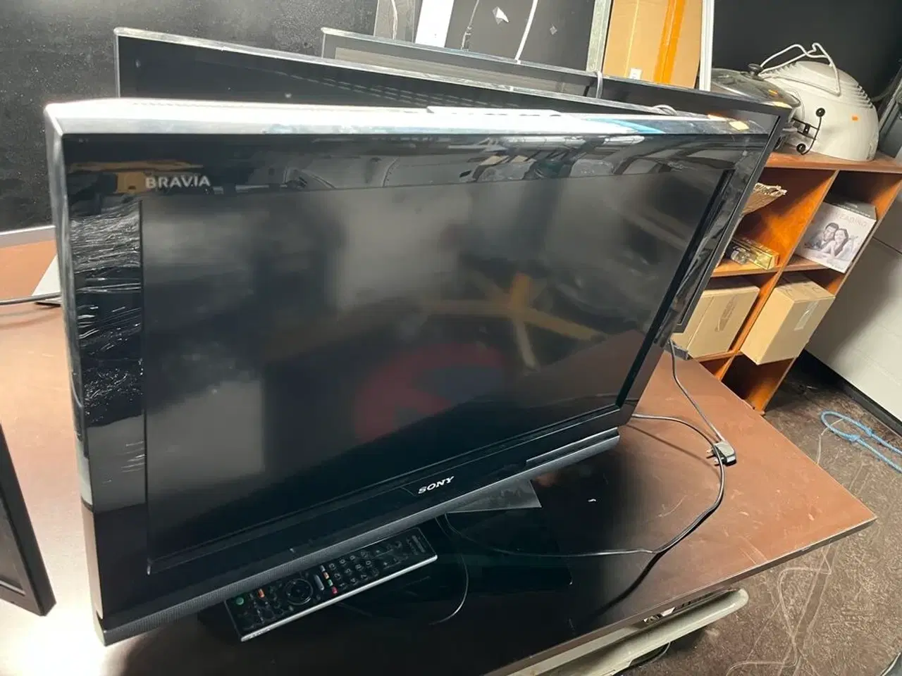 Billede 1 - 3 stk. LCD TV  SONY BRAVIA 26" + 2 x SAMSUNG 32"