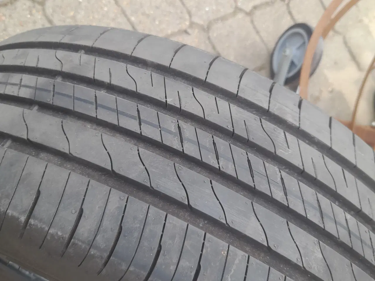 Billede 1 - Goodyear 215x55x18 prisen er for 4stk 