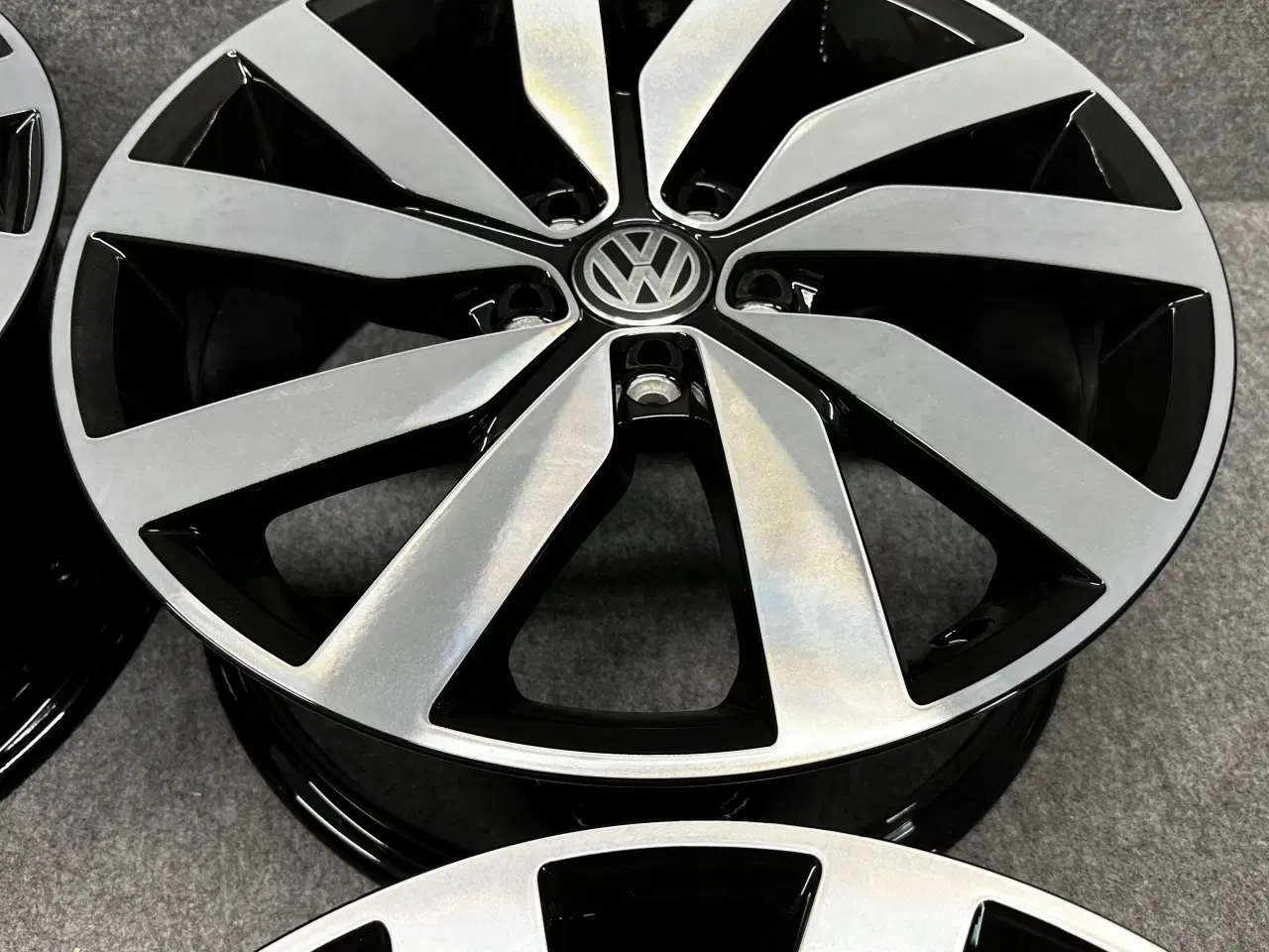 Billede 5 - VW GOLF VII 5G MARSEILLE 18 7.5" x 18" 5x112 ET 51