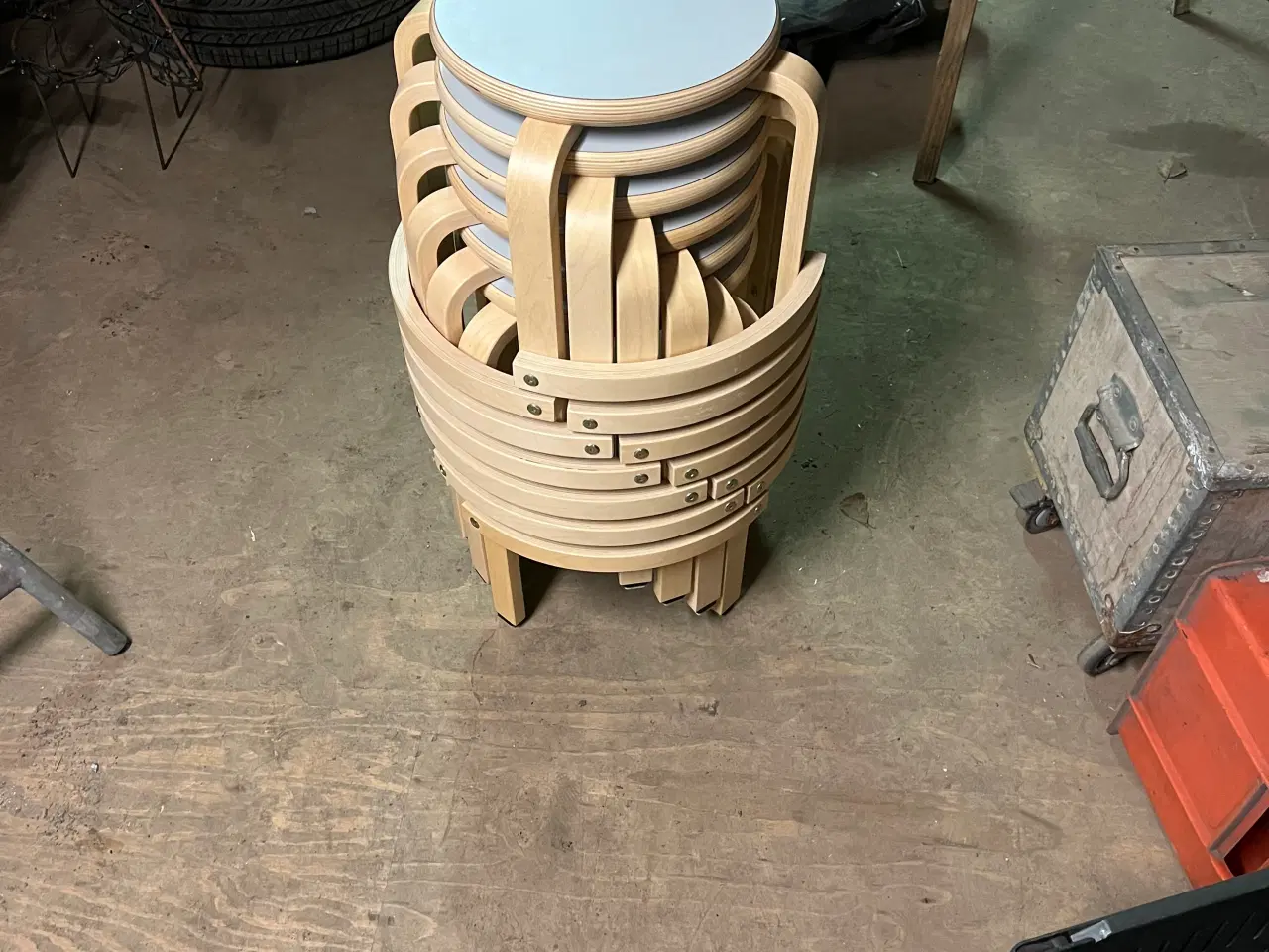 Billede 2 - Taburet i formspændt bøg med laminat sæde sæde