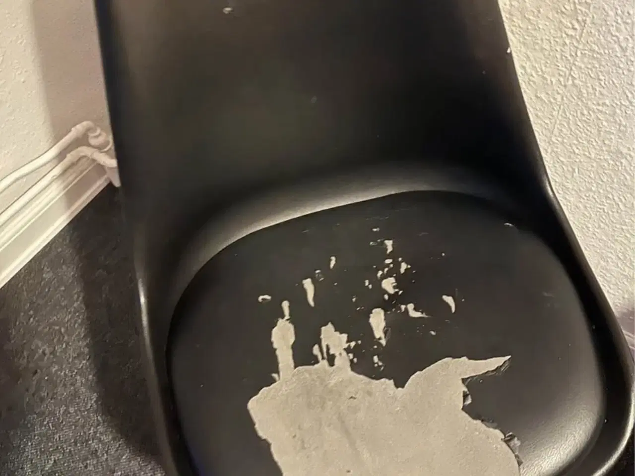 Billede 5 - Spisebord + 4 stole 