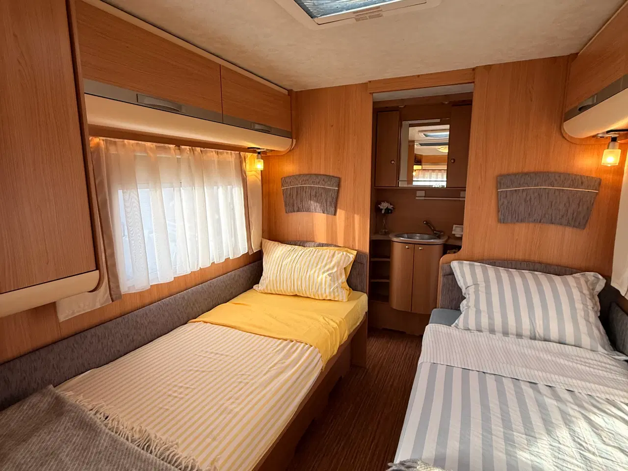 Billede 13 - 2008 Adria Adora 542 / Med Mover/ Solceller/ Telt