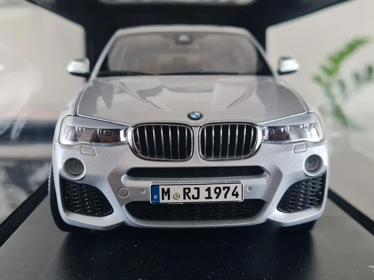 Billede 1 - 1:18 BMW X4 Glacier Grey