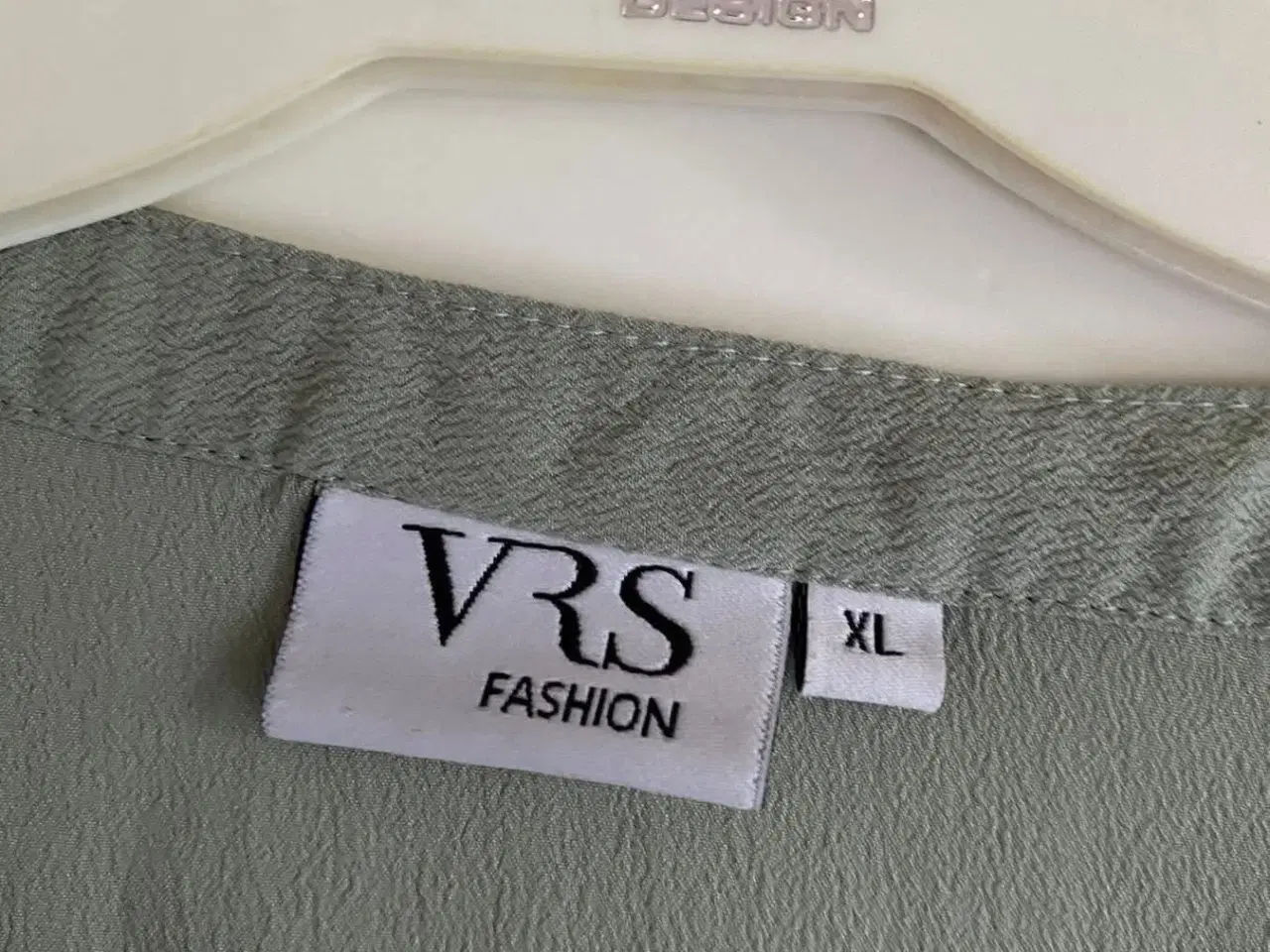 Billede 3 - Bluse str xl (42/44)