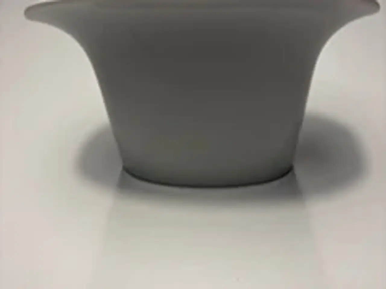 Billede 1 - Vase, hvid porcelæn, 15x12cm