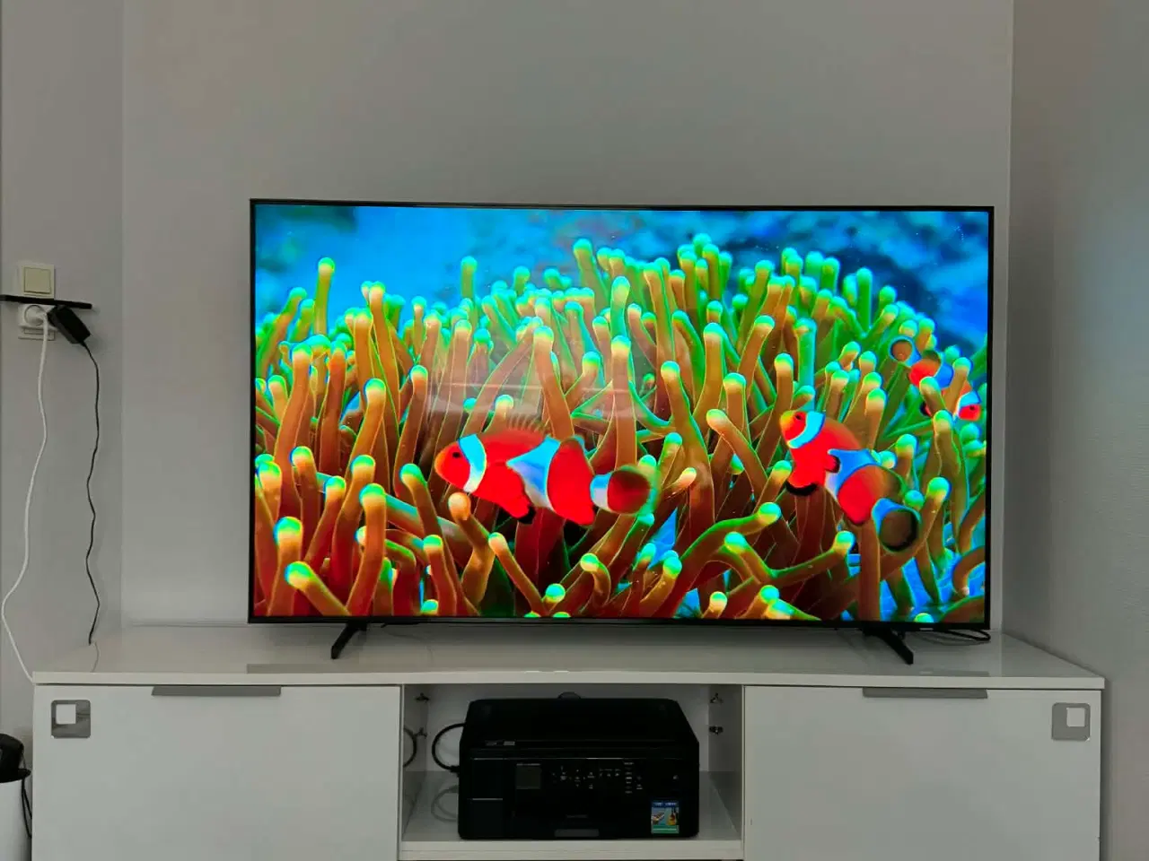 Billede 6 - Hvid TV bord med skuffe + reol