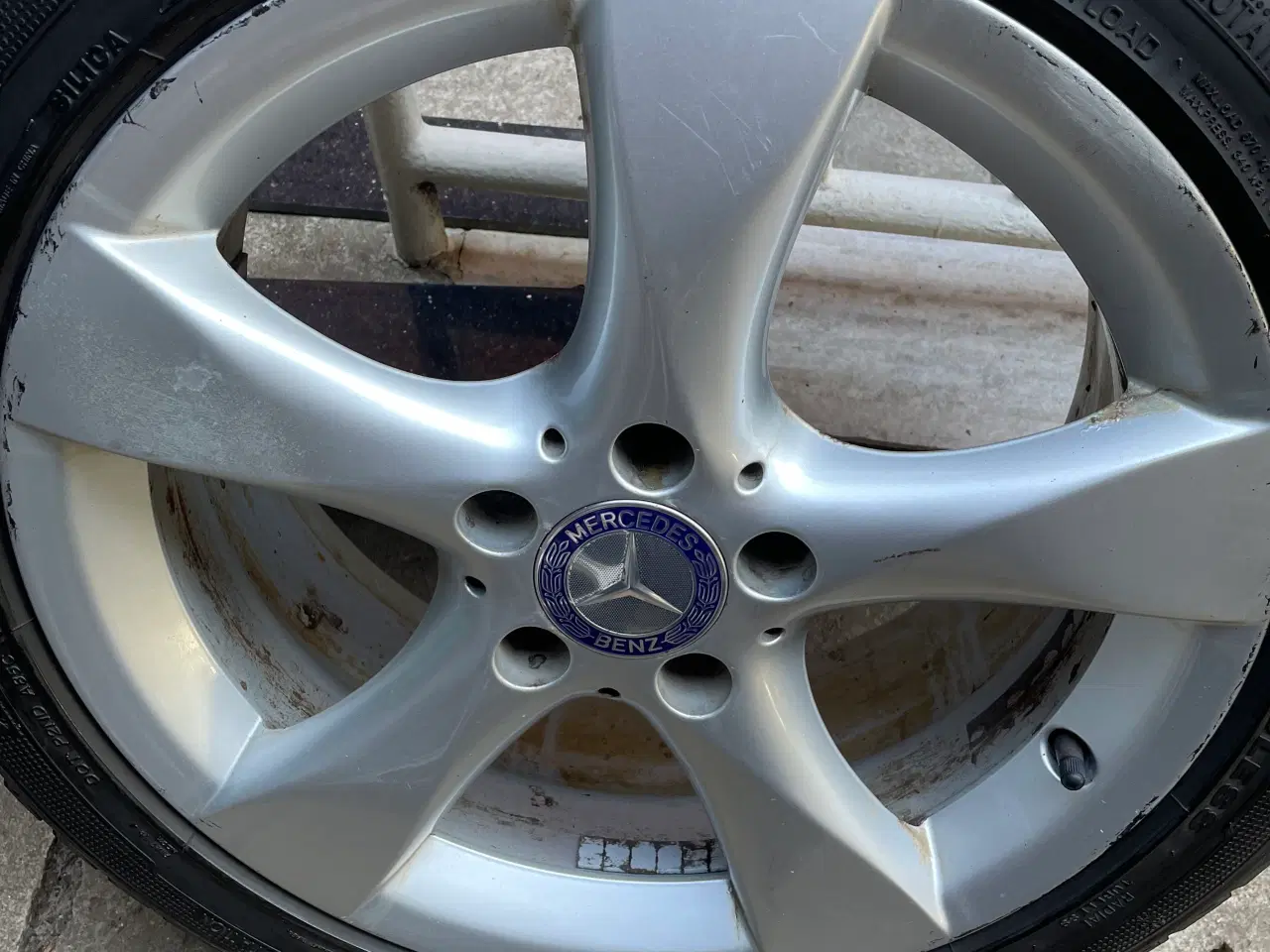 Billede 6 - Vinterdæk på org Mercedes 17 alufælge 