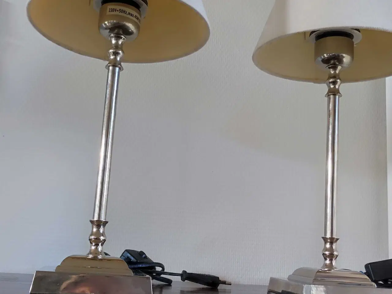 Billede 2 - Bordlampe "messing like"