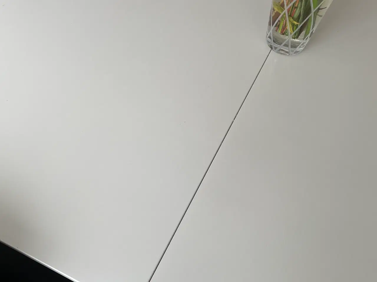 Billede 3 - Hvidt ovalt spisebord