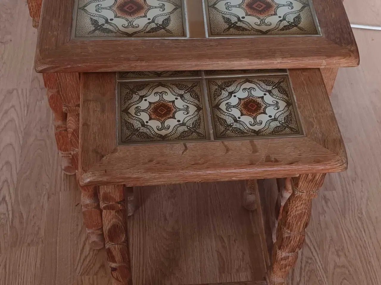 Billede 1 - Fine indskudsborde I egetræ