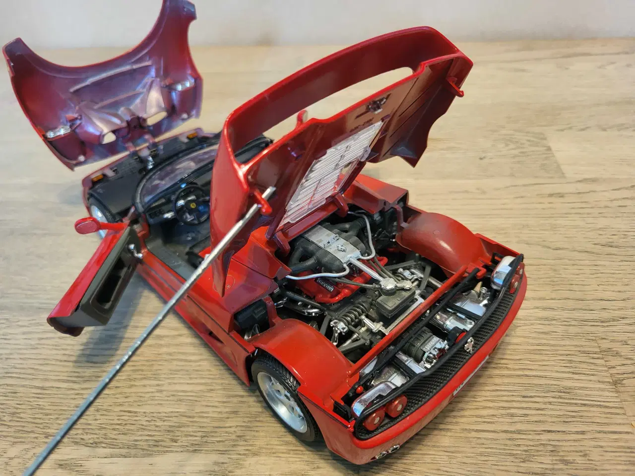 Billede 3 - Modelbil: FERRARI F50 1995.  Skala 1/18.